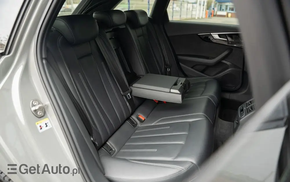 AUDI A4 Avant 35 TFSI S tronic S line