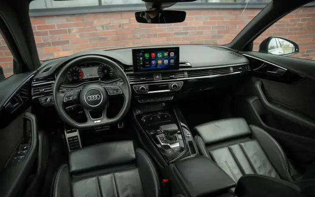 AUDI A4 Avant 35 TFSI S tronic S line