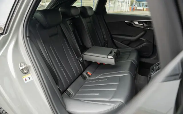 AUDI A4 Avant 35 TFSI S tronic S line