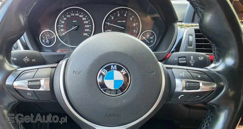 BMW Seria 3 320i xDrive Sport Line Shadow sport