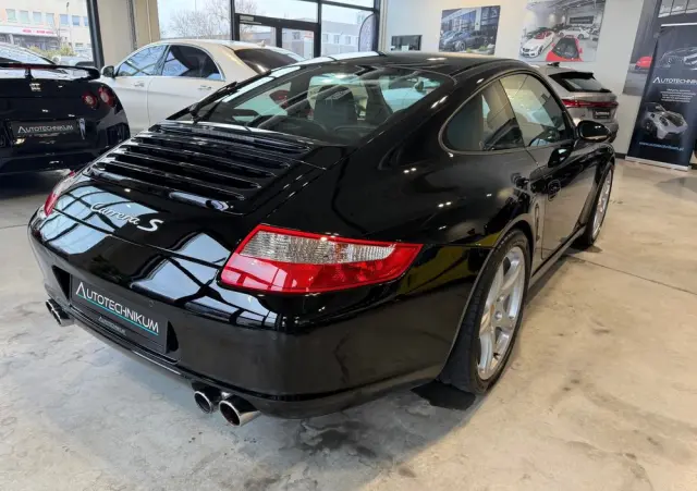 PORSCHE 911 Carrera S