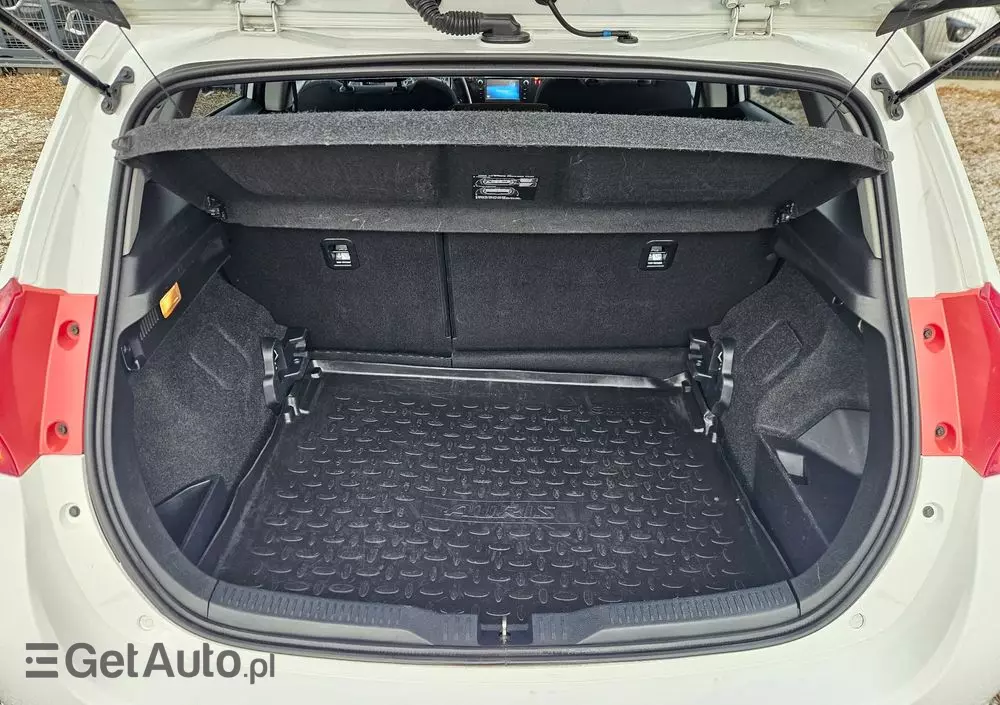 TOYOTA Auris 1.8 VVT-i Hybrid Automatik Edition