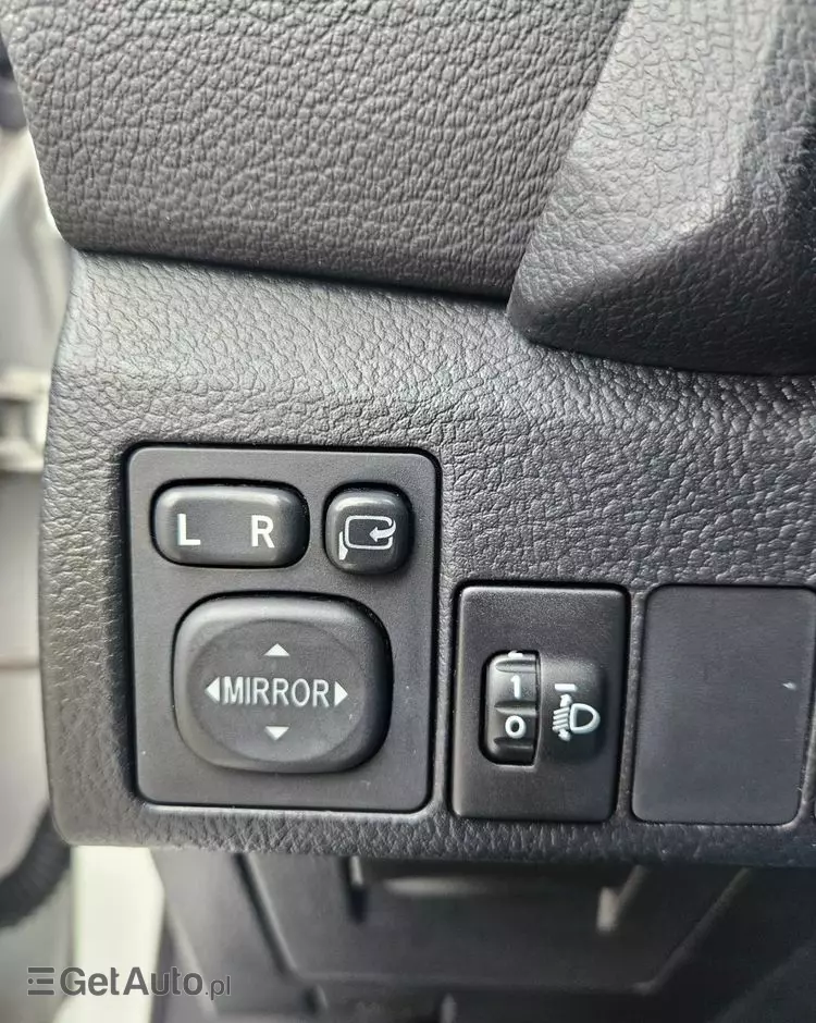 TOYOTA Auris 1.8 VVT-i Hybrid Automatik Edition