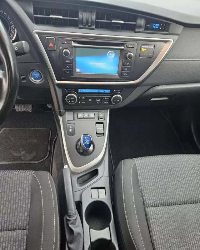 TOYOTA Auris 1.8 VVT-i Hybrid Automatik Edition