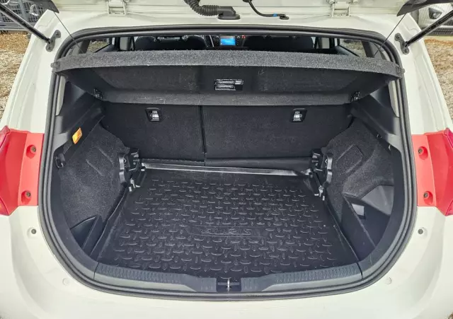 TOYOTA Auris 1.8 VVT-i Hybrid Automatik Edition