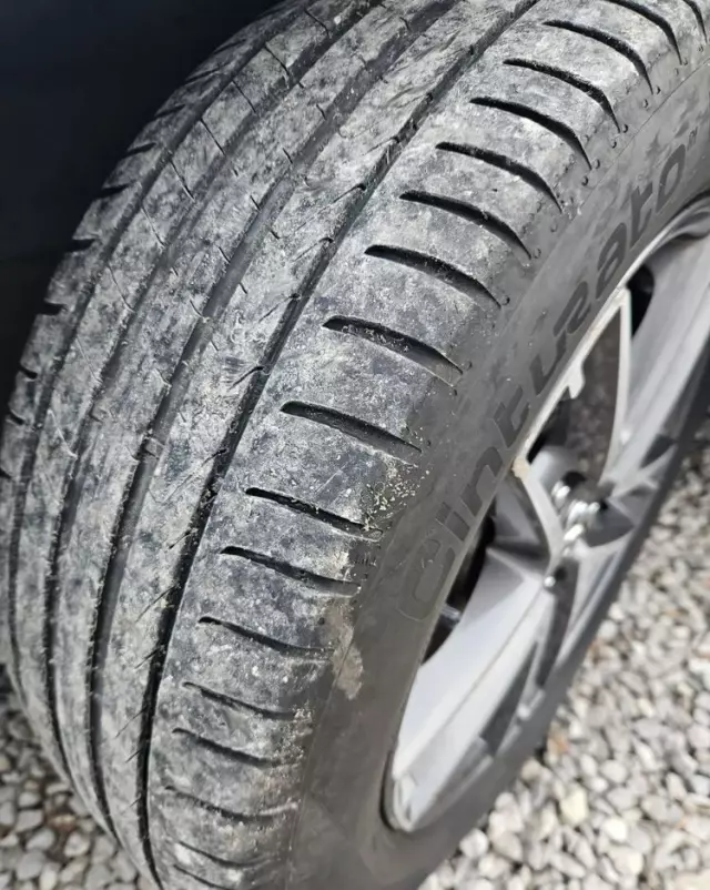 TOYOTA Auris 1.8 VVT-i Hybrid Automatik Edition