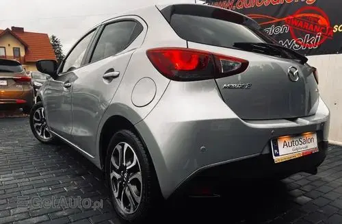 MAZDA 2 