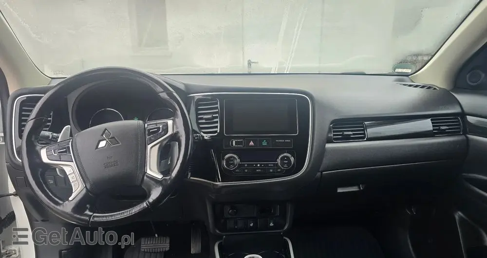 MITSUBISHI Outlander 2.0 4WD