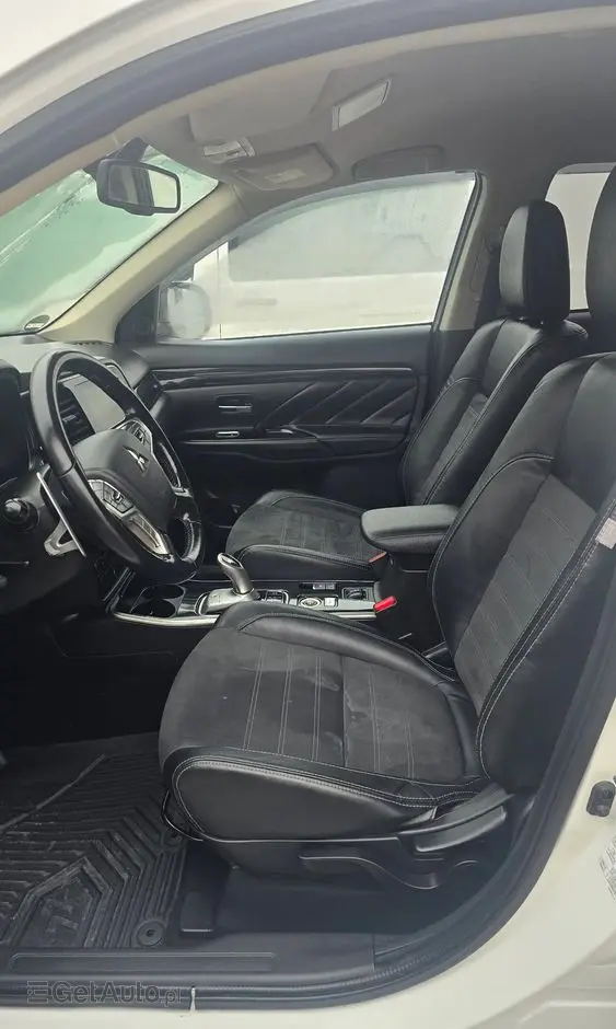 MITSUBISHI Outlander 2.0 4WD