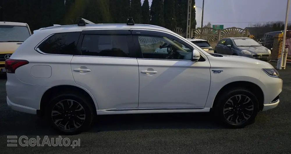 MITSUBISHI Outlander 2.0 4WD