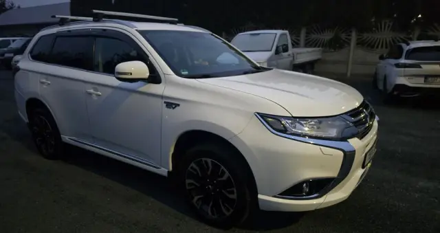MITSUBISHI Outlander 2.0 4WD