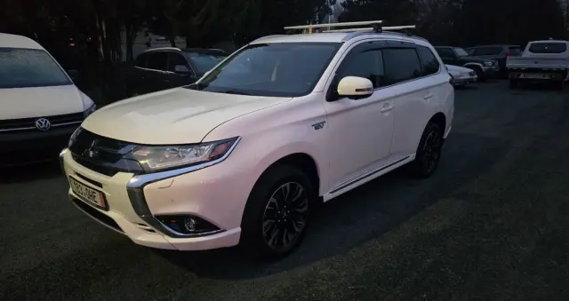 MITSUBISHI Outlander 2.0 4WD