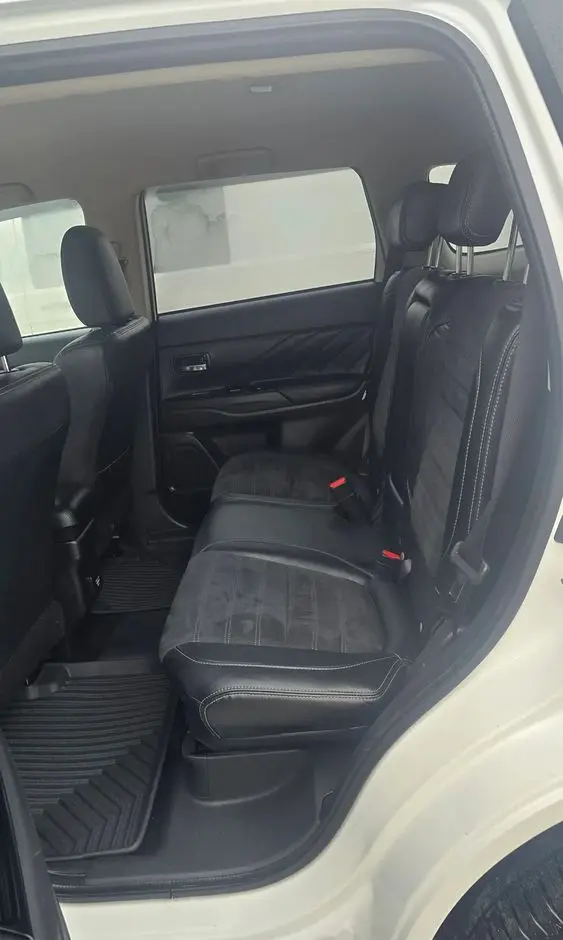 MITSUBISHI Outlander 2.0 4WD