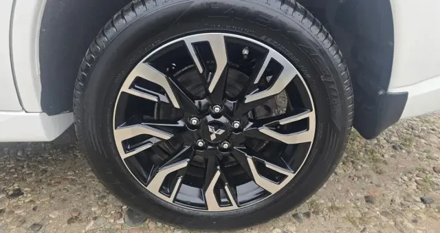 MITSUBISHI Outlander 2.0 4WD