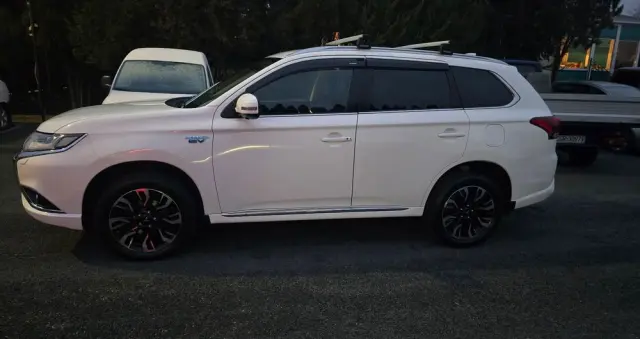 MITSUBISHI Outlander 2.0 4WD