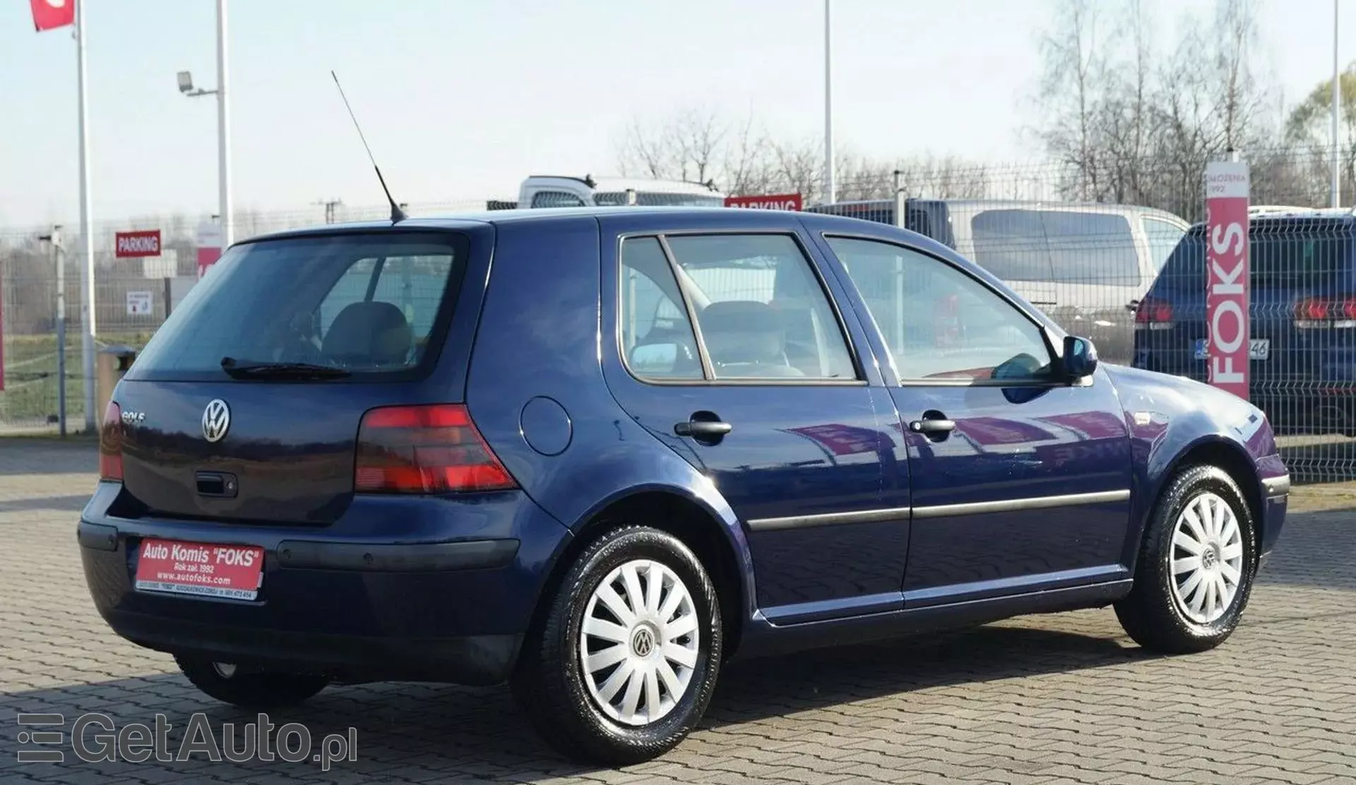 VOLKSWAGEN Golf 