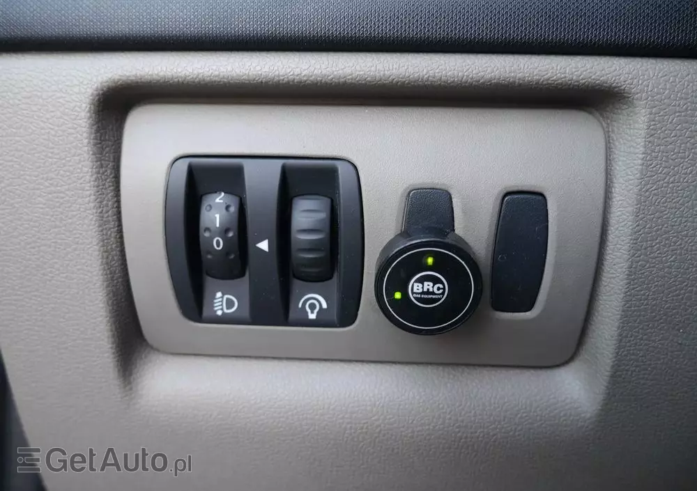 RENAULT Clio 1.4 16V Confort Dynamique