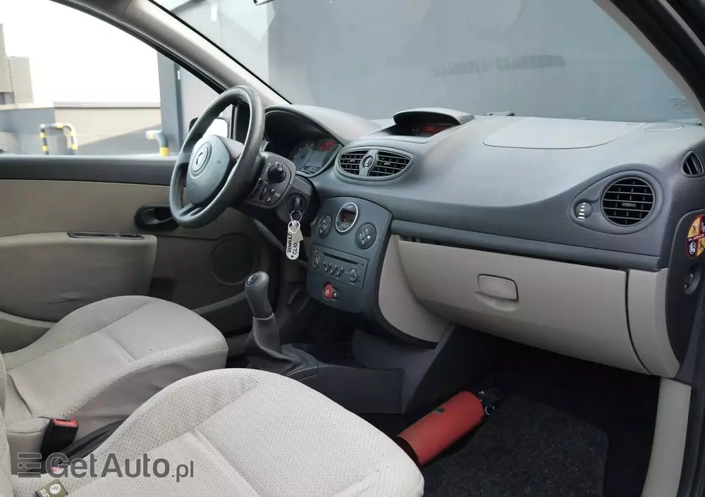 RENAULT Clio 1.4 16V Confort Dynamique
