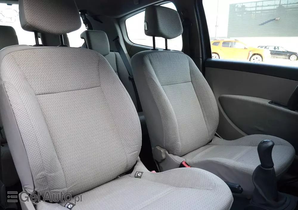 RENAULT Clio 1.4 16V Confort Dynamique