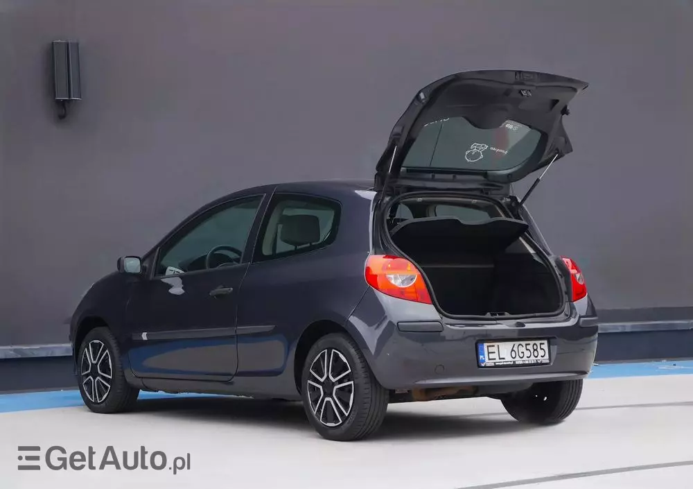 RENAULT Clio 1.4 16V Confort Dynamique