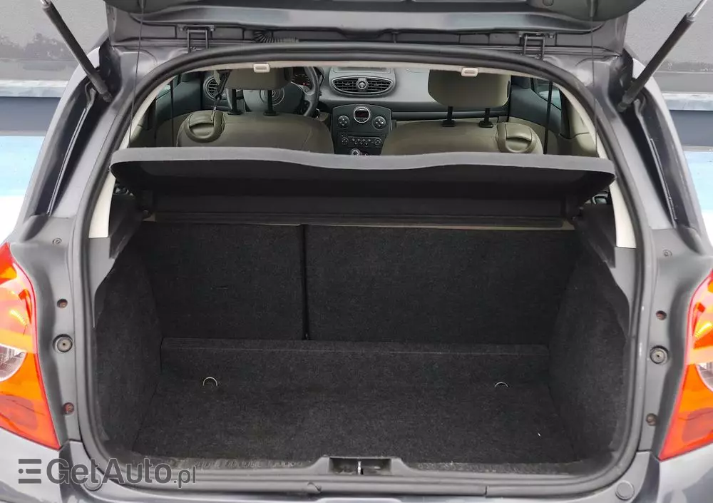 RENAULT Clio 1.4 16V Confort Dynamique