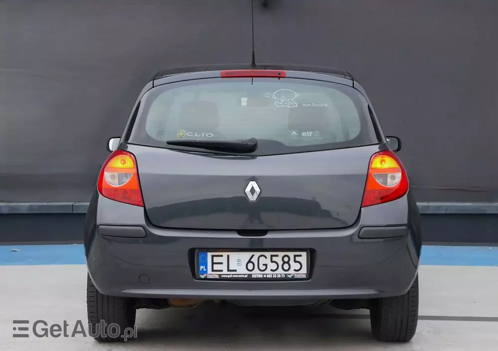 RENAULT Clio 1.4 16V Confort Dynamique