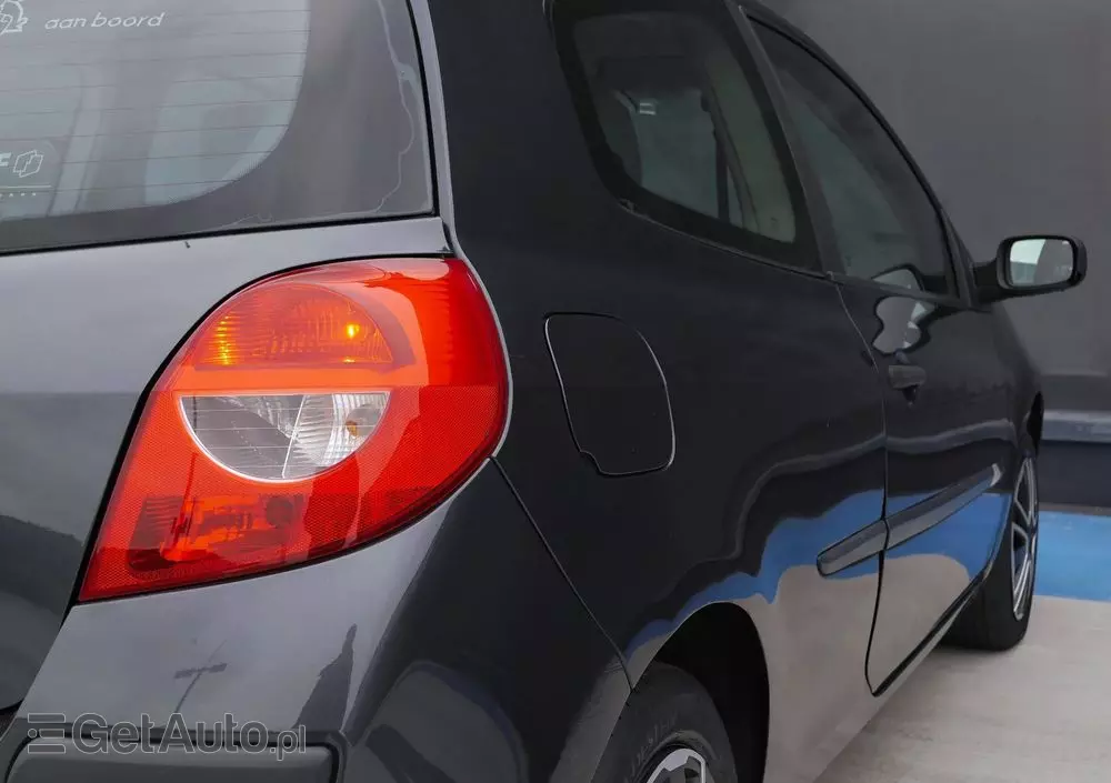 RENAULT Clio 1.4 16V Confort Dynamique