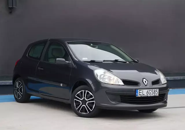 RENAULT Clio 1.4 16V Confort Dynamique