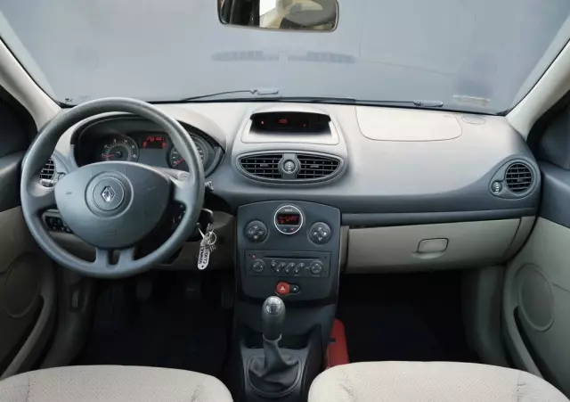 RENAULT Clio 1.4 16V Confort Dynamique