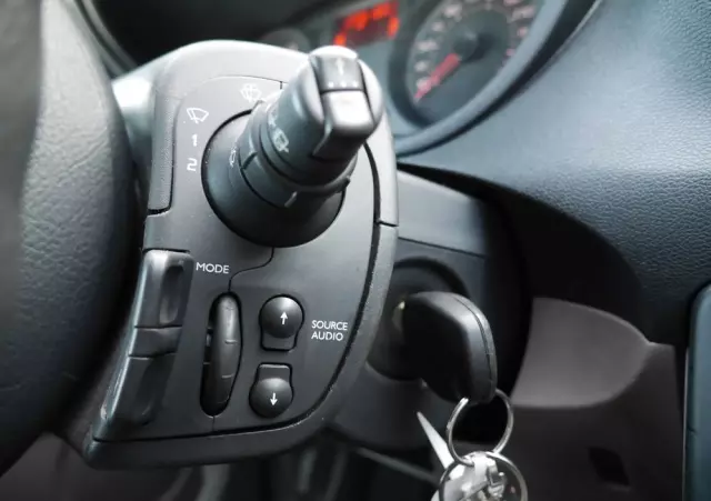 RENAULT Clio 1.4 16V Confort Dynamique