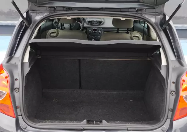 RENAULT Clio 1.4 16V Confort Dynamique