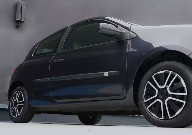 RENAULT Clio 1.4 16V Confort Dynamique