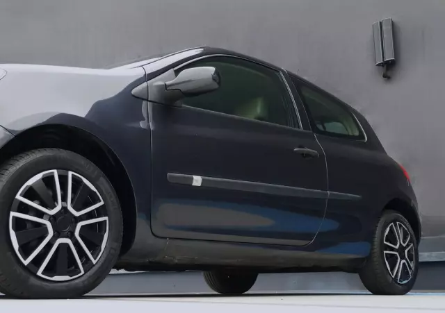 RENAULT Clio 1.4 16V Confort Dynamique