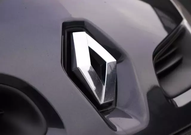 RENAULT Clio 1.4 16V Confort Dynamique