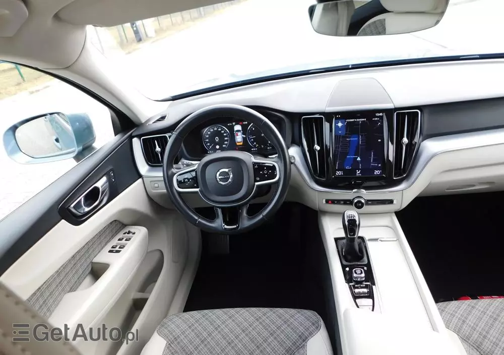 VOLVO XC 60 D3 Momentum Pro