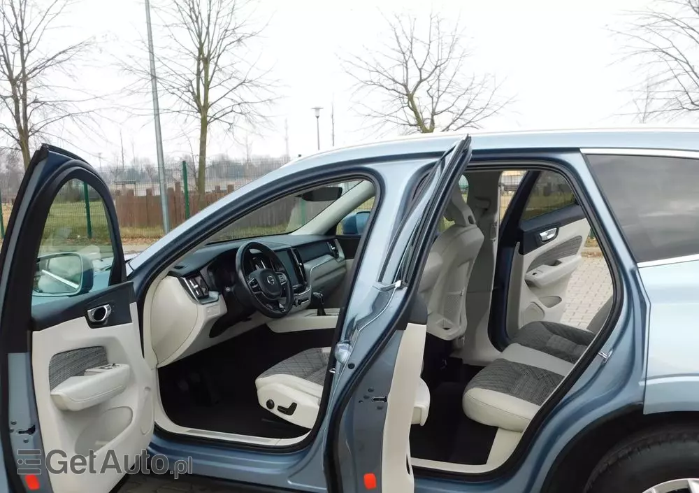 VOLVO XC 60 D3 Momentum Pro