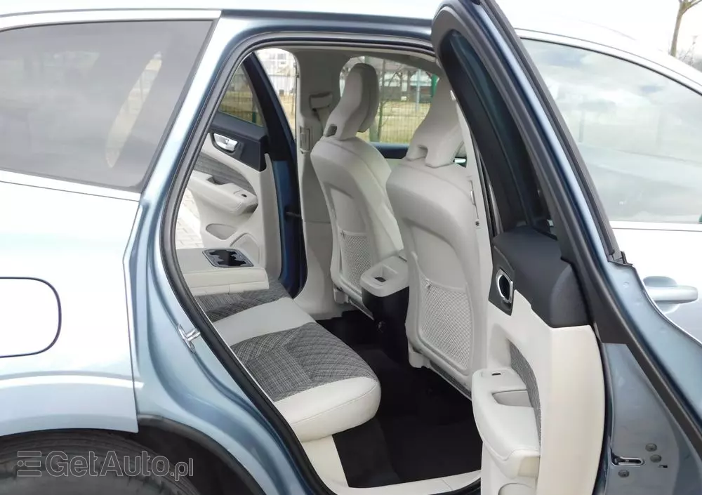 VOLVO XC 60 D3 Momentum Pro