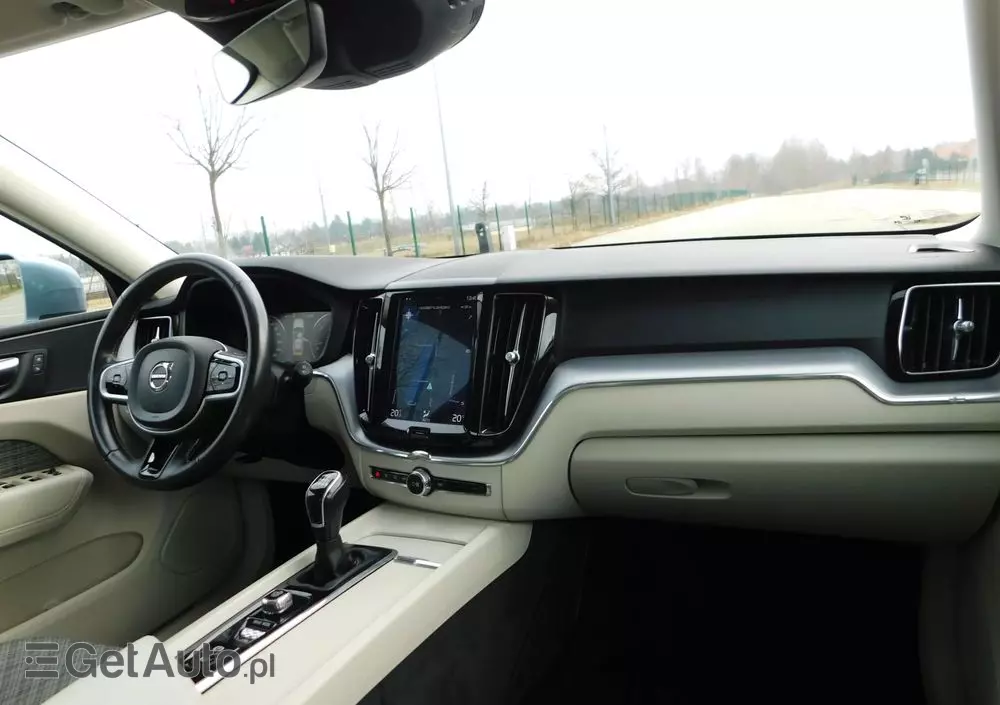 VOLVO XC 60 D3 Momentum Pro