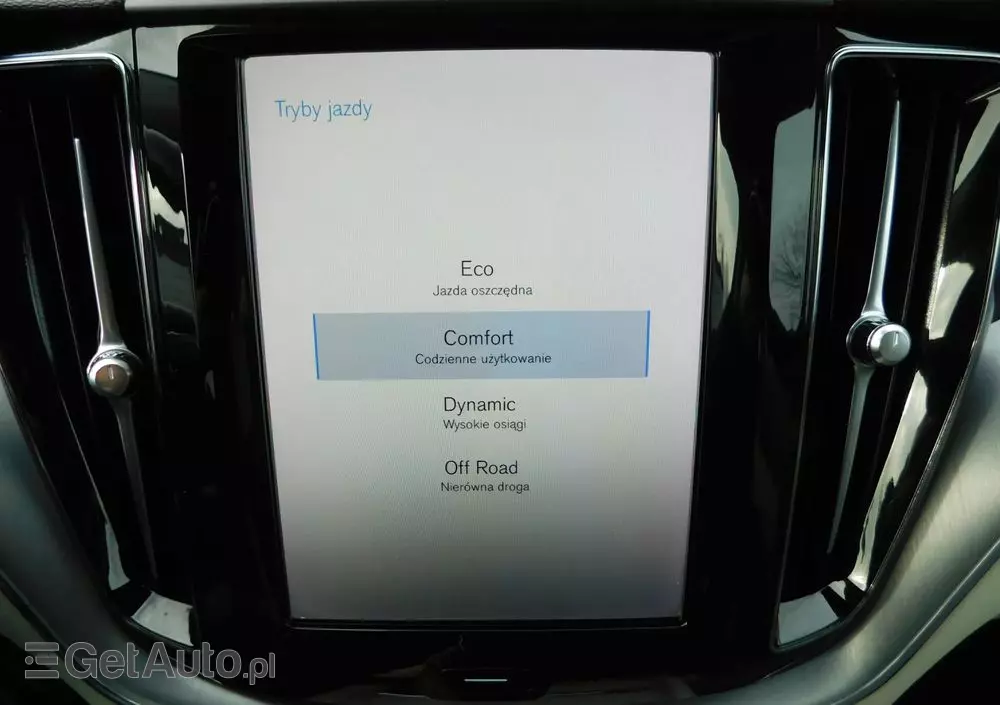 VOLVO XC 60 D3 Momentum Pro