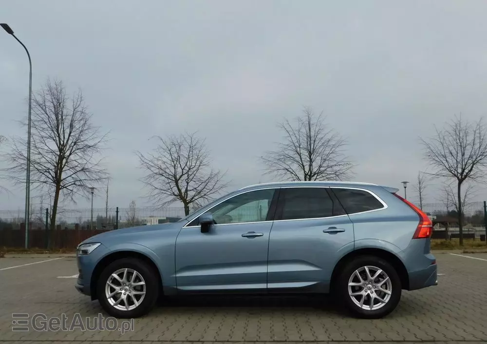 VOLVO XC 60 D3 Momentum Pro