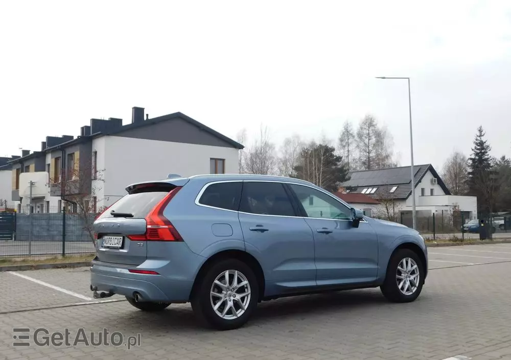 VOLVO XC 60 D3 Momentum Pro