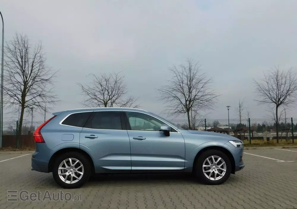 VOLVO XC 60 D3 Momentum Pro