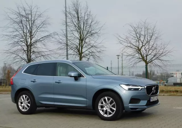 VOLVO XC 60 D3 Momentum Pro