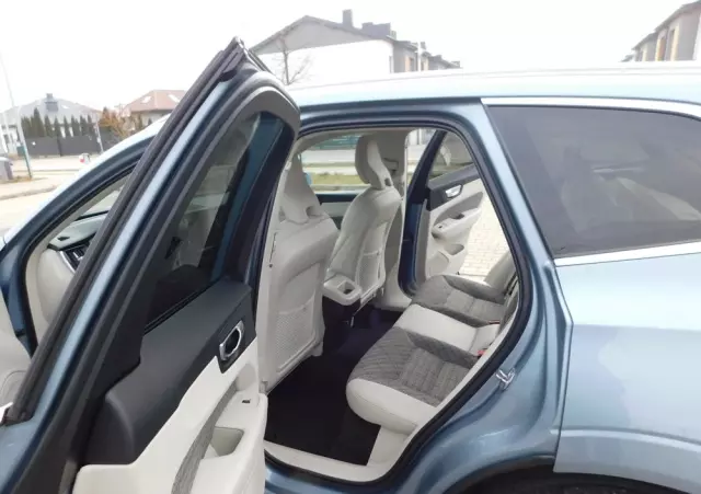 VOLVO XC 60 D3 Momentum Pro