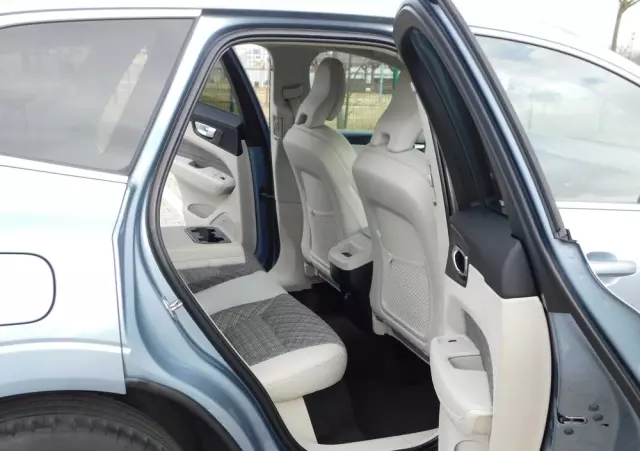 VOLVO XC 60 D3 Momentum Pro