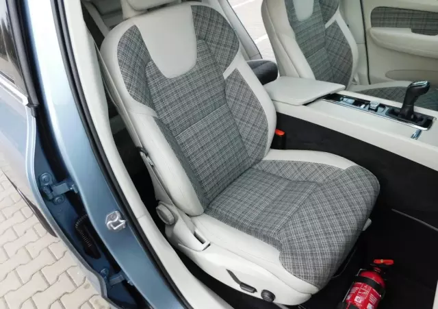 VOLVO XC 60 D3 Momentum Pro