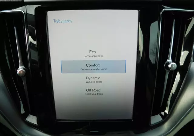 VOLVO XC 60 D3 Momentum Pro