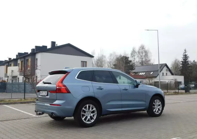 VOLVO XC 60 D3 Momentum Pro
