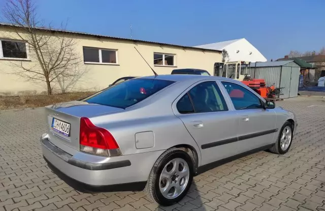 VOLVO S60 