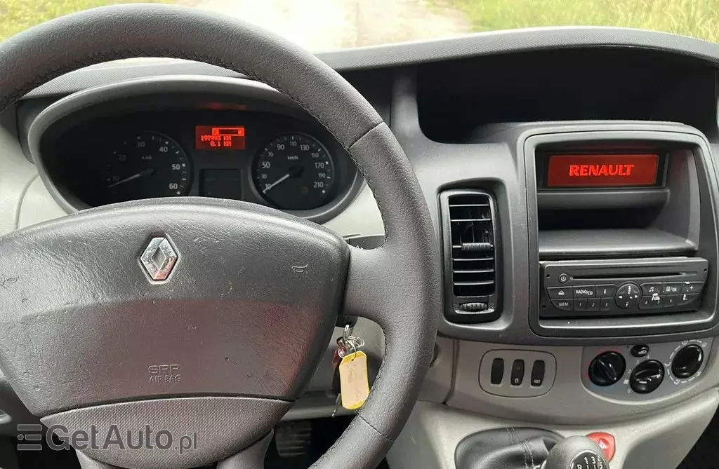 RENAULT Trafic 